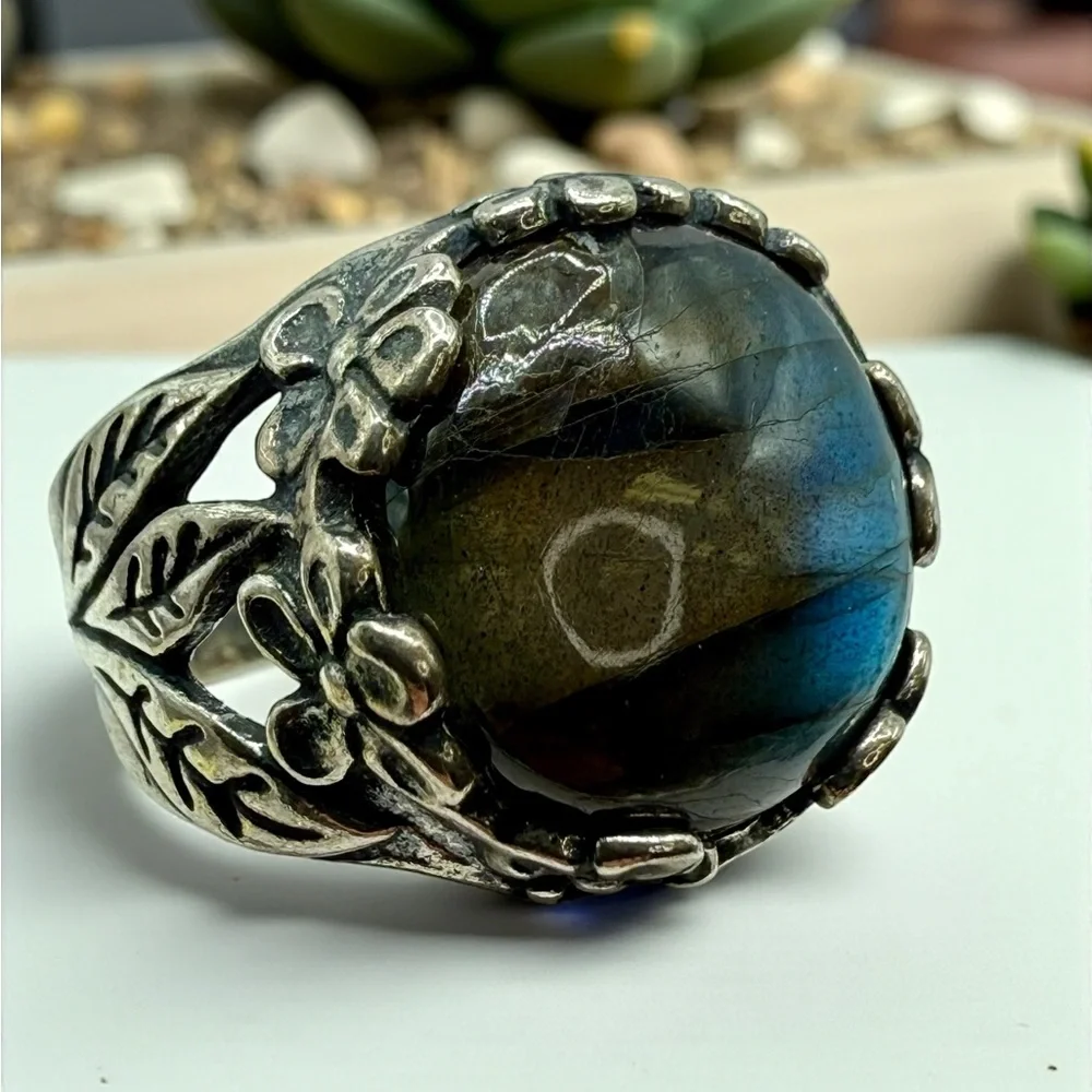 Sterling Silver Israel PZ Labradorite Floral Statement Ring – Size 8